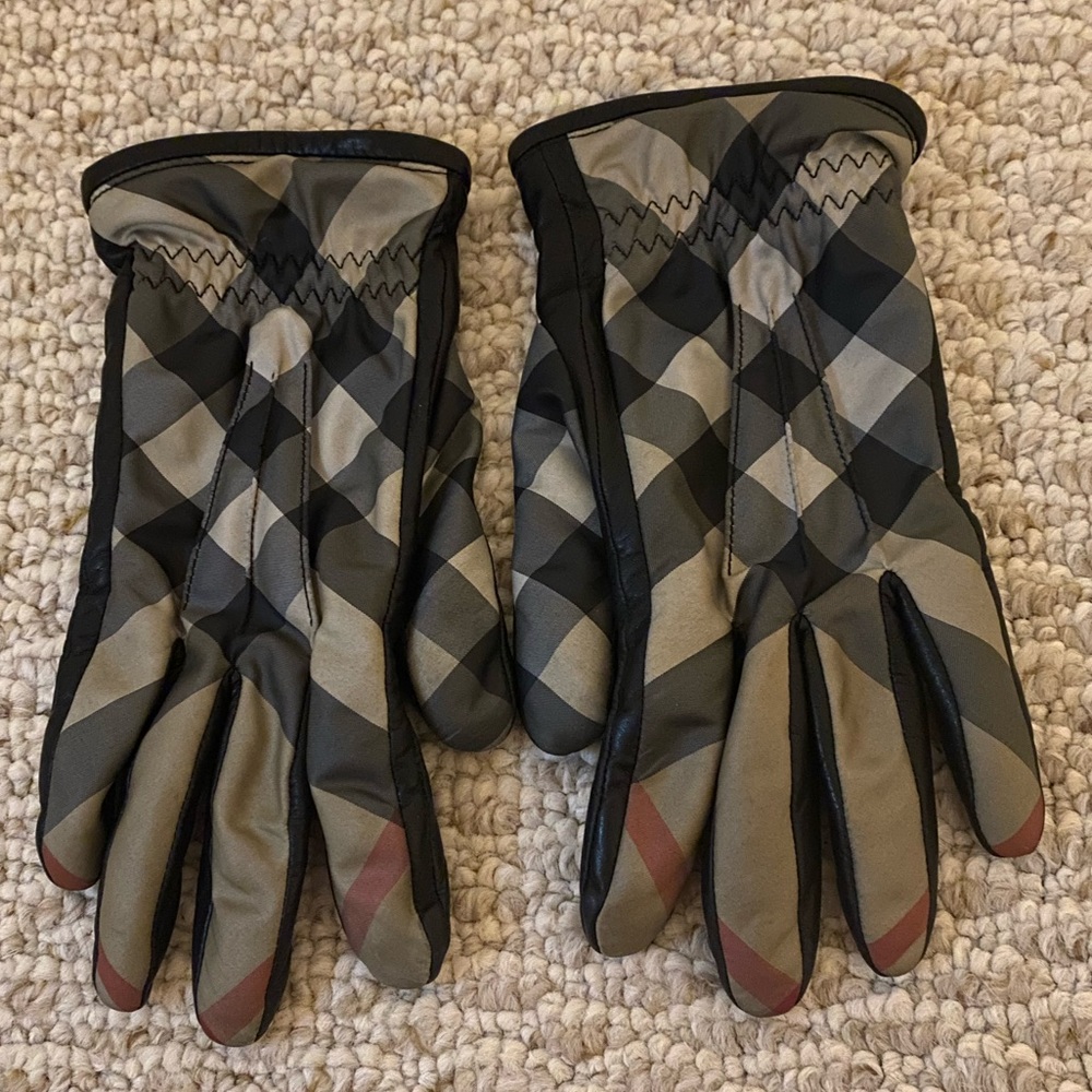 Burberry Check Pattern Gloves
